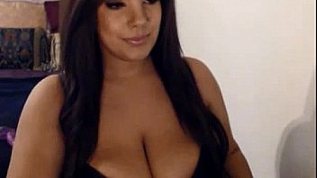 Bbw in lingerie uses her magic wand