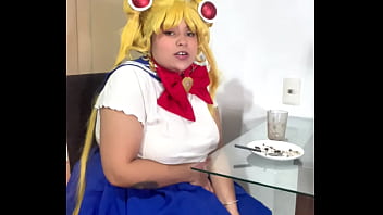 Chubby sailor moon ripping nasty farts