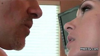 Hot cougar bangs cub