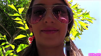 Bikini pops "sugar baby"