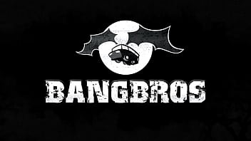 Sexy blonde amateur starts porn