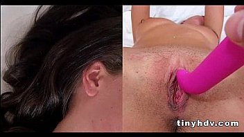 Sweet teen pussy streched rahyndee 43