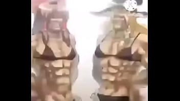 Eu e minhas amigas na academia