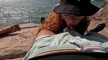 Orgia gostosa na praia deserta com meninas safadas