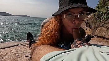 Orgia gostosa na praia deserta com meninas safadas