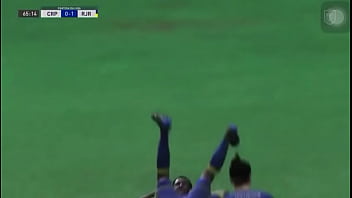 Colocando no rabo do time todo