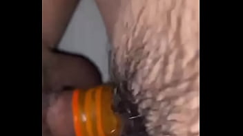 Filma como me penetra una y otra ves