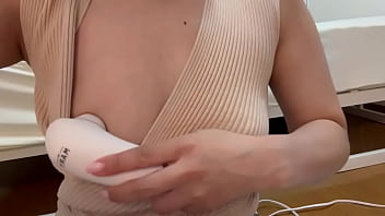 オイルマッサージしてたらどんどん手がおまんこに伸びてそのままオナニーしてしまってイキまくりました