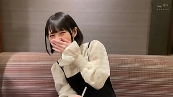 思わず抱きしめたい！透明感溢れる美女後輩ちゃんと変態ハメ撮りセックス！うるうるな瞳で見つめながらビンビンチンポをたくさんご奉仕うさちゃんフードを被って性欲高めな甘えん坊エッチでキュンキュン中出し