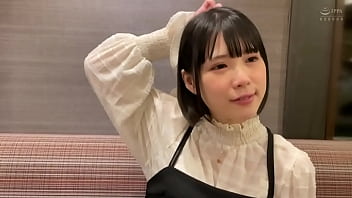 思わず抱きしめたい！透明感溢れる美女後輩ちゃんと変態ハメ撮りセックス！うるうるな瞳で見つめながらビンビンチンポをたくさんご奉仕うさちゃんフードを被って性欲高めな甘えん坊エッチでキュンキュン中出し