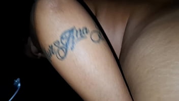 Parei o carro na rua para fuder a bucetinha quente dessa putinha