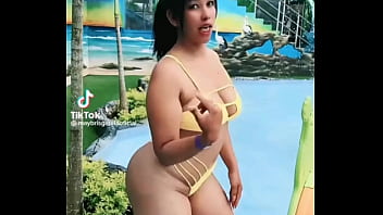 Culona moviendo el culo