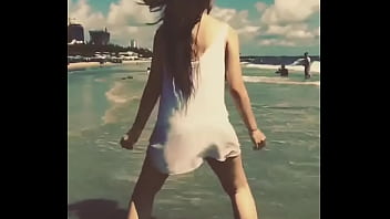 Beach twerking