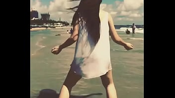 Beach twerking