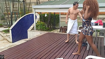 Quase me afhoguei pela morena que tava na piscina ela aproveitou e fez boca e buceta em mim Quase me afhoguei pela morena que tava na piscina ela aproveitou e fez boca e buceta em mim