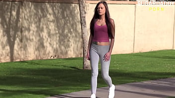 Bobble head cock sucker aint quitting until daddy blows