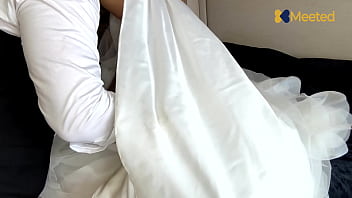 Anal gefickt in der hochzeitsnacht von nicht ihrem ehemann