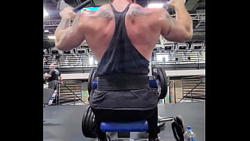 Back pump who loves a powerful back
