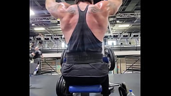 Back pump who loves a powerful back