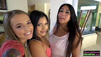 Amateur les teens finger