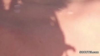 18yr teeny sau fickt mit 2 fremden alten typen outdoor