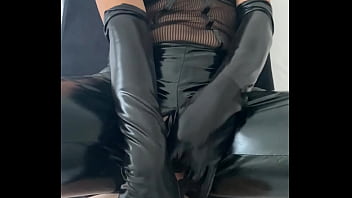 Playing with my pussy und my pussy toy