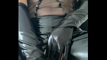 Playing with my pussy und my pussy toy