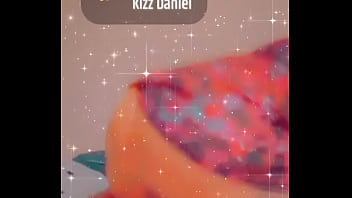 Chubby queen shaking her big sexy tattoed booty