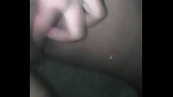 Novinha siririca no banho