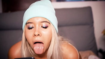 I enjoy masturbating with one of my closest fans I enjoy masturbating with one of my closest fans