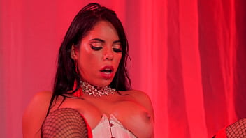 Megan fiore squirts and receives a facial after intense pounding