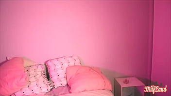 Emmy et kyara deux déesses se font atomiser par une queue