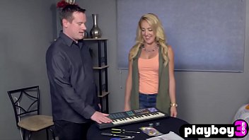 Horny babe enjoyed a perverted toy games