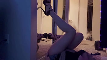 European stepmom artemisia love showing her hot body with sexy shoes on front of the mirror