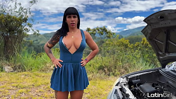 I find a fitness girl with her broken down car and take her home povlatingirl