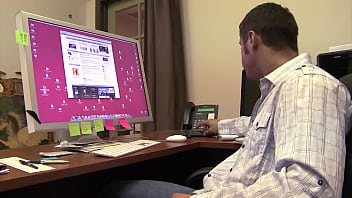 Nonton Executives Don't Have The Time To Go Out Shopping In Public The Way Other Women Can, So... thumbnail