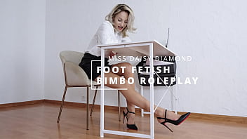 Bimbo secretary with huge foot fetish
