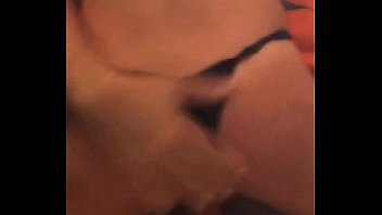 Ninfeta de 18 aninhos sentando no pau