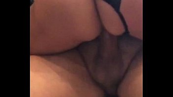 Ninfeta de 18 aninhos sentando no pau