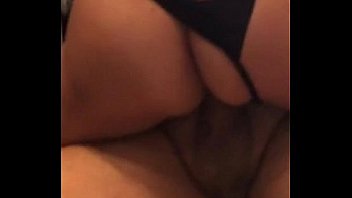 Ninfeta de 18 aninhos sentando no pau