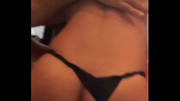 Ninfeta de 18 aninhos sentando no pau