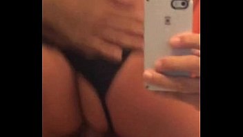 Ninfeta de 18 aninhos sentando no pau