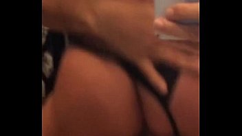 Ninfeta de 18 aninhos sentando no pau