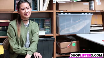 Shoplifting teen choose cock over cops