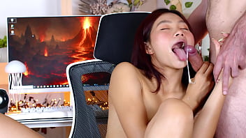 Horny gamer girl gets distracted