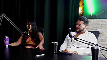 Como o francês conheceu a brasileira está introduzindo ele aos poucos no meio liberal fizeram menage e a diferença casal cherie watch sheer red