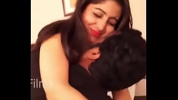 تفعيص وبوس وهيجان