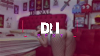 Joi ninfeta guiando sua punheta com dildo de 22cm na buceta dri sexy