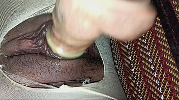 แหกหีสาวนักเรียนฉีกถุงน่องให้ขาดแล้วเอาควยแหย่รูหีของเธอ