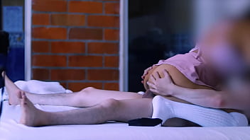 Madrastra y el compañero de deporte